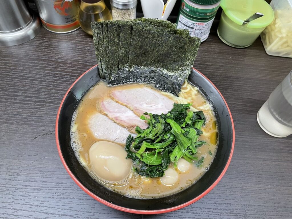 横濱家系ラーメン 勝鬨家の勝鬨ラーメン並￥1,050